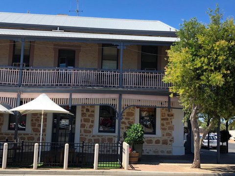 Cornwall Hotel - Lennox Head Accommodation 1