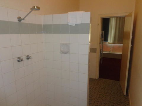 Adelaide Backpackers And Travellers Inn - Lennox Head Accommodation 5