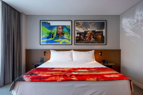 The Adnate Perth - Art Series - Lennox Head Accommodation 16