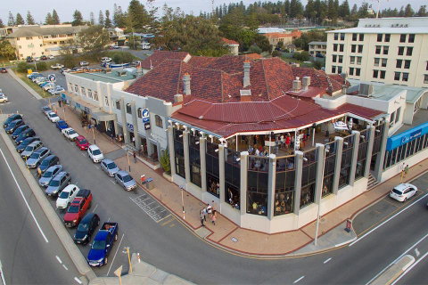 Ocean Beach Hotel - Lennox Head Accommodation 3