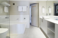 Book Scarborough Accommodation Vacations Lennox Head Accommodation Lennox Head Accommodation