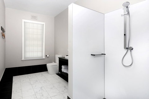 The Stirling Arms Hotel - Lennox Head Accommodation 9