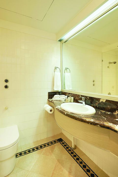 Parmelia Hilton Perth - Lennox Head Accommodation 34