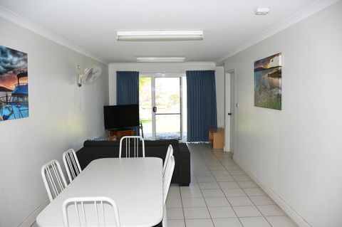 Kalbarri Seafront Villas - Lennox Head Accommodation 3