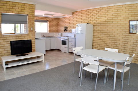 Kalbarri Seafront Villas - Lennox Head Accommodation 37
