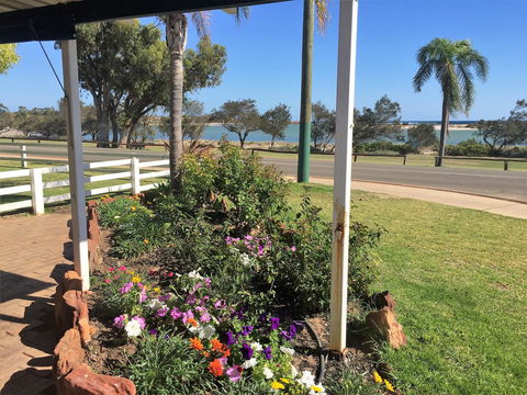 Kalbarri Seafront Villas - Lennox Head Accommodation 10