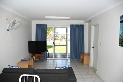 Kalbarri Seafront Villas - Lennox Head Accommodation 7