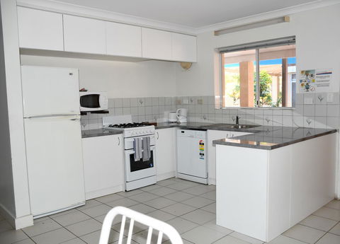 Kalbarri Seafront Villas - Lennox Head Accommodation 6