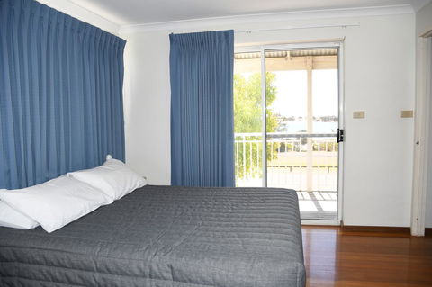 Kalbarri Seafront Villas - Lennox Head Accommodation 2