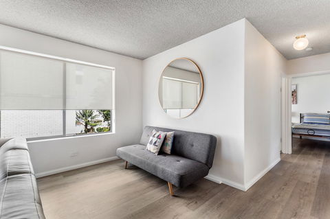 Laman Lodge, Unit 2, 15 Laman Street - Lennox Head Accommodation 4