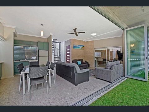 Crescent Head Spa Villa - Lennox Head Accommodation 9