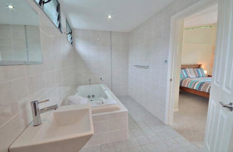 Crescent Head Spa Villa - Lennox Head Accommodation 14