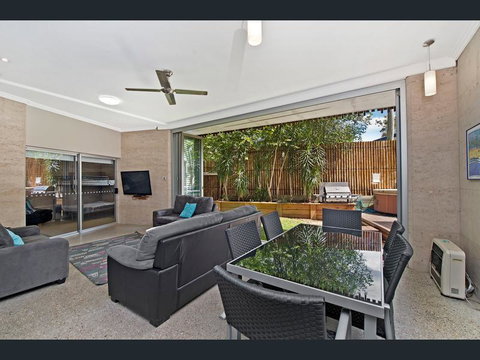 Crescent Head Spa Villa - Lennox Head Accommodation 12