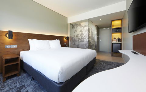 Holiday Inn Express Sydney Airport, An IHG Hotel - Lennox Head Accommodation 10