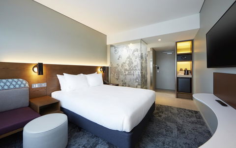 Holiday Inn Express Sydney Airport, An IHG Hotel - Lennox Head Accommodation 3