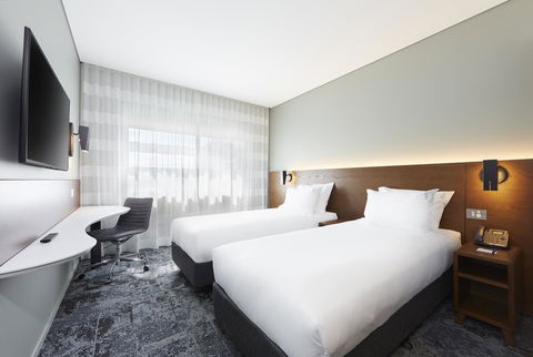 Holiday Inn Express Sydney Airport, An IHG Hotel - Lennox Head Accommodation 5