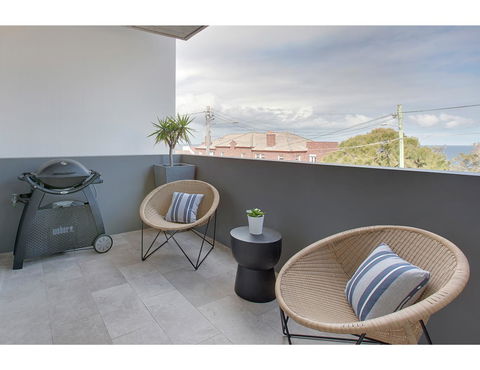 Oceanside Elegance At Superb Home Steps From Sand - Lennox Head Accommodation 14