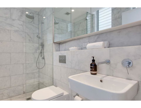 Oceanside Elegance At Superb Home Steps From Sand - Lennox Head Accommodation 12