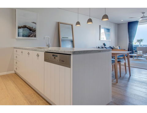 Oceanside Elegance At Superb Home Steps From Sand - Lennox Head Accommodation 8