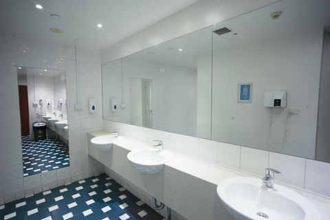 YHA Sydney Central - Lennox Head Accommodation 11
