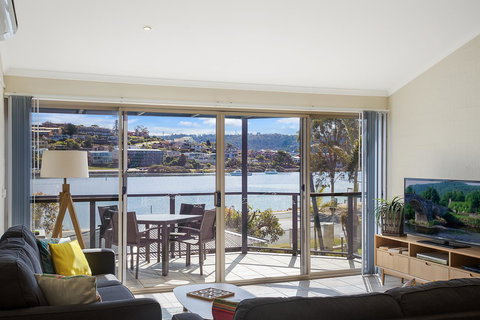 Sails Luxury Apartments Merimbula - Lennox Head Accommodation 3