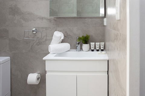 Stylish Apartment With Garage Near Bondi Beach - Lennox Head Accommodation 6