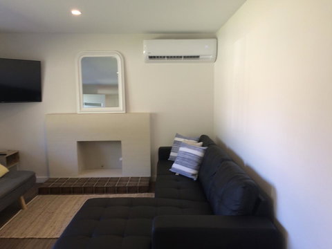Golden Hill Cottage - Lennox Head Accommodation 13