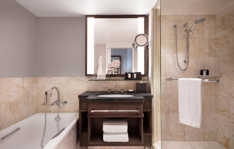 Four Seasons Hotel Sydney - Lennox Head Accommodation 5