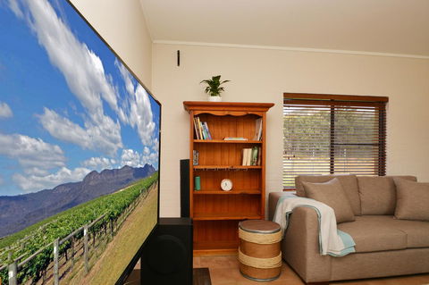 JE Guesthouse, Central To All The Hunter Valley Has To Offer - Lennox Head Accommodation 5