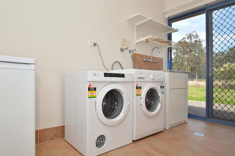 JE Guesthouse, Central To All The Hunter Valley Has To Offer - Lennox Head Accommodation 38