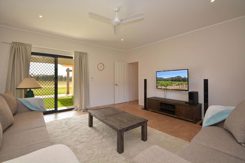 JE Guesthouse, Central To All The Hunter Valley Has To Offer - Lennox Head Accommodation 4