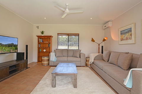 JE Guesthouse, Central To All The Hunter Valley Has To Offer - Lennox Head Accommodation 3