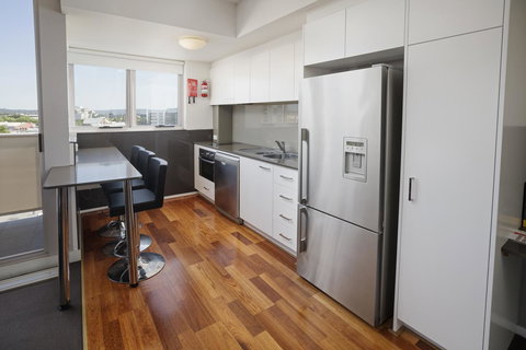 Honeysuckle Executive Apartments - Lennox Head Accommodation 4