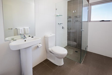 Honeysuckle Executive Apartments - Lennox Head Accommodation 26