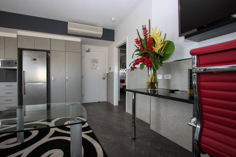 Honeysuckle Executive Apartments - Lennox Head Accommodation 15