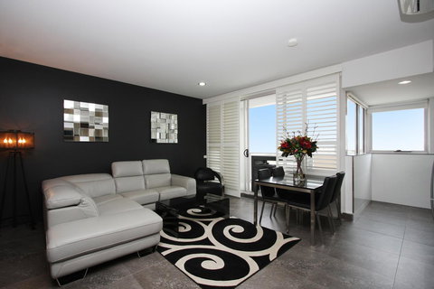 Honeysuckle Executive Apartments - Lennox Head Accommodation 12