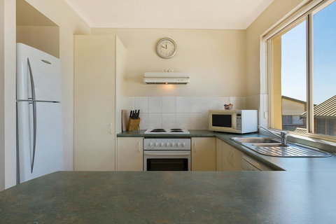 Baywatch Apartments Merimbula - Lennox Head Accommodation 18
