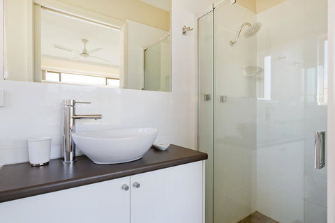 Baywatch Apartments Merimbula - Lennox Head Accommodation 13