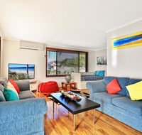 Sandy Toes Beach House Jervis Bay - 2min to Beach - Lennox Head Accommodation