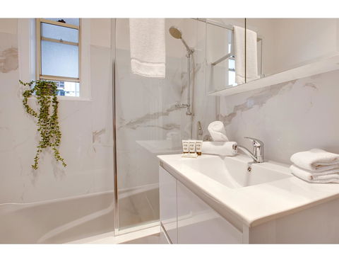 Large, Stylish And Quiet Penthouse Steps From Surf - Lennox Head Accommodation 2