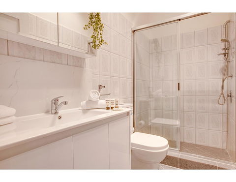 Large, Stylish And Quiet Penthouse Steps From Surf - Lennox Head Accommodation 13