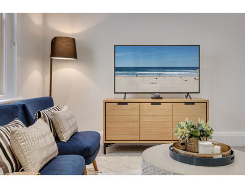 Large, Stylish And Quiet Penthouse Steps From Surf - Lennox Head Accommodation 4