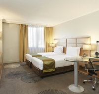 Holiday Inn Parramatta - Lennox Head Accommodation