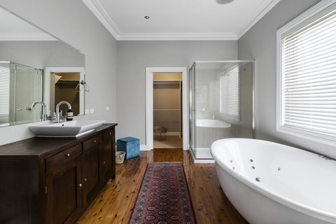 The Spa Cottage With HotTub, Netflix & Stan - Lennox Head Accommodation 12