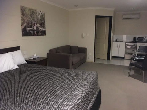 Balranald Club Motel - Lennox Head Accommodation 4