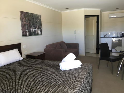 Balranald Club Motel - Lennox Head Accommodation 3
