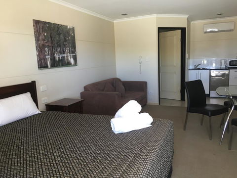 Balranald Club Motel - Lennox Head Accommodation 2