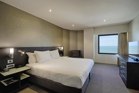 Hilton Darwin - Lennox Head Accommodation 13