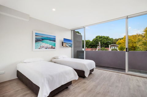 Bondi Beach Studio King Suite + Balcony - Lennox Head Accommodation 1
