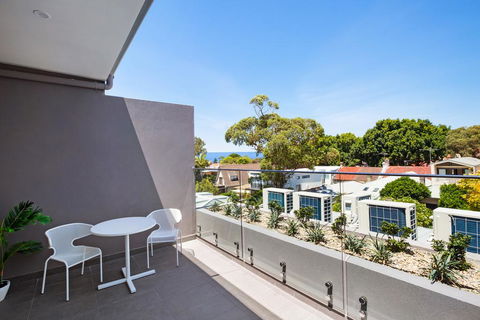 Bondi Beach Studio Penthouse Suite + Balcony - Lennox Head Accommodation 2